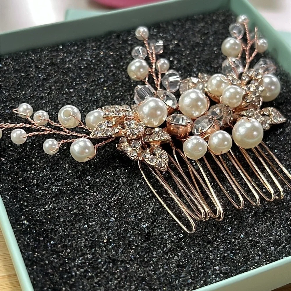 Brand New Crystal Rhinestone Pearl Floral Hair Comb Headpiece Wedding Accessory